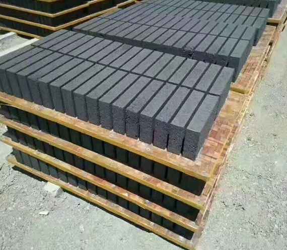 鋪設(shè)道板磚